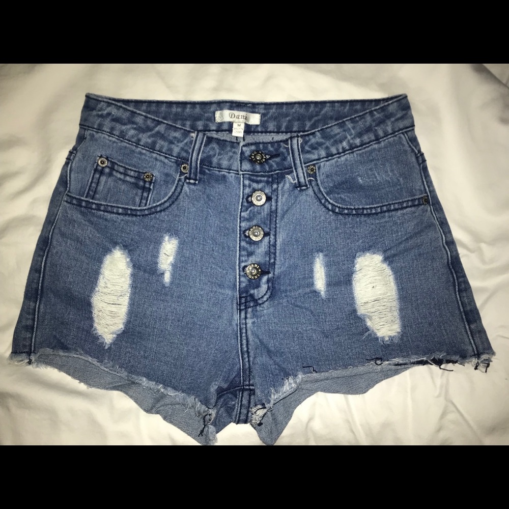 Dani Ripped Jean Shorts Size Medium